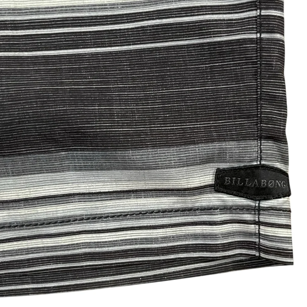 Billabong‎ Platinum X Stretch Black Gray Striped Hybrid Board Shorts Sz 32